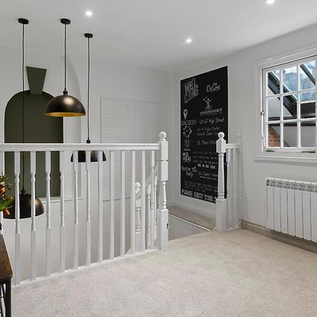 Luxe Courtyard Apartment For 4 Near Exeter City Centre ภายนอก รูปภาพ
