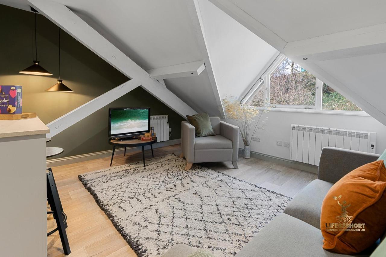 Luxe Courtyard Apartment For 4 Near Exeter City Centre ภายนอก รูปภาพ