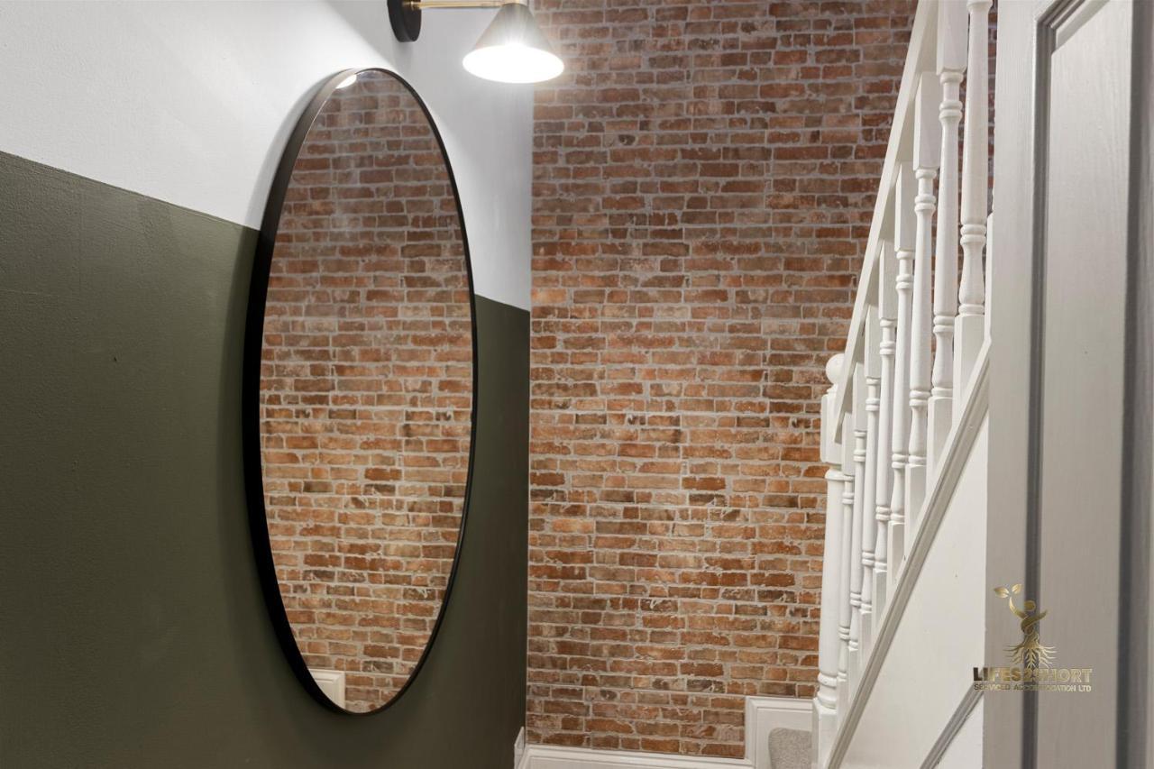 Luxe Courtyard Apartment For 4 Near Exeter City Centre ภายนอก รูปภาพ